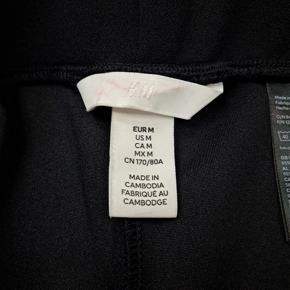 H&M black  Dress Shorts With Gold Buttons Size Medium - Picture 4 of 7